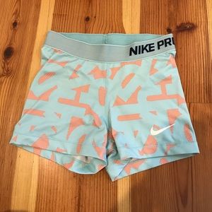 Women’s Nike Pro Combat Shorts XS